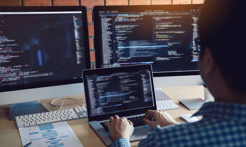数据科学选型：R与Python如何赋能沂南县网站建设？